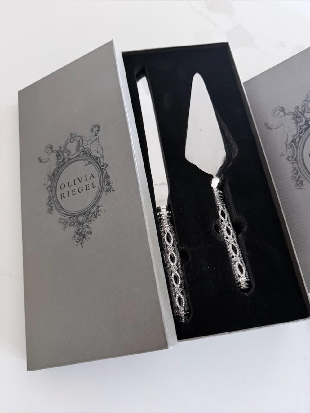Olivia Riegel Cake Cutting Set - New